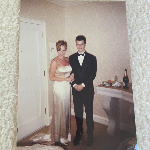 Vintage Giorgio Armani evening gown, Manolo Blahnik shoes (1996) - Picture 2 of 6